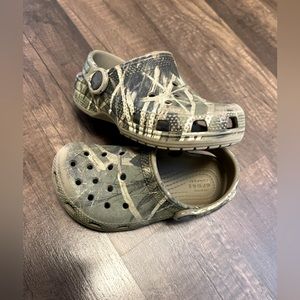 Toddler Camo Crocs size 9